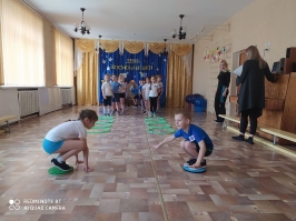 Физкультурный праздник «Если сильно захотеть - можно в космос полететь!»_3